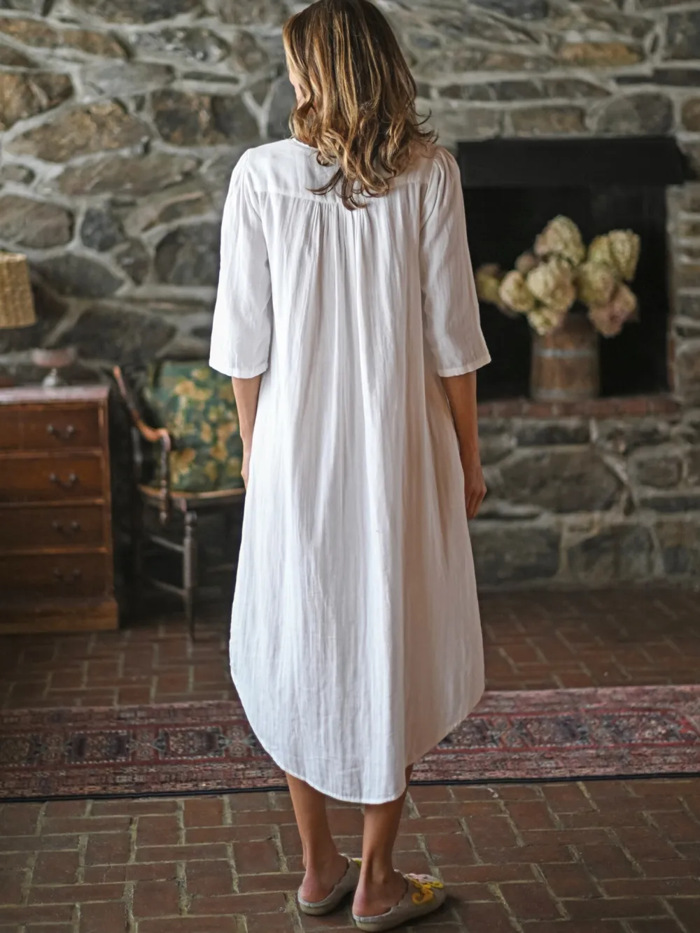 April Cornell Cheerful White Nighty- Robes, Nightgowns & Dresses