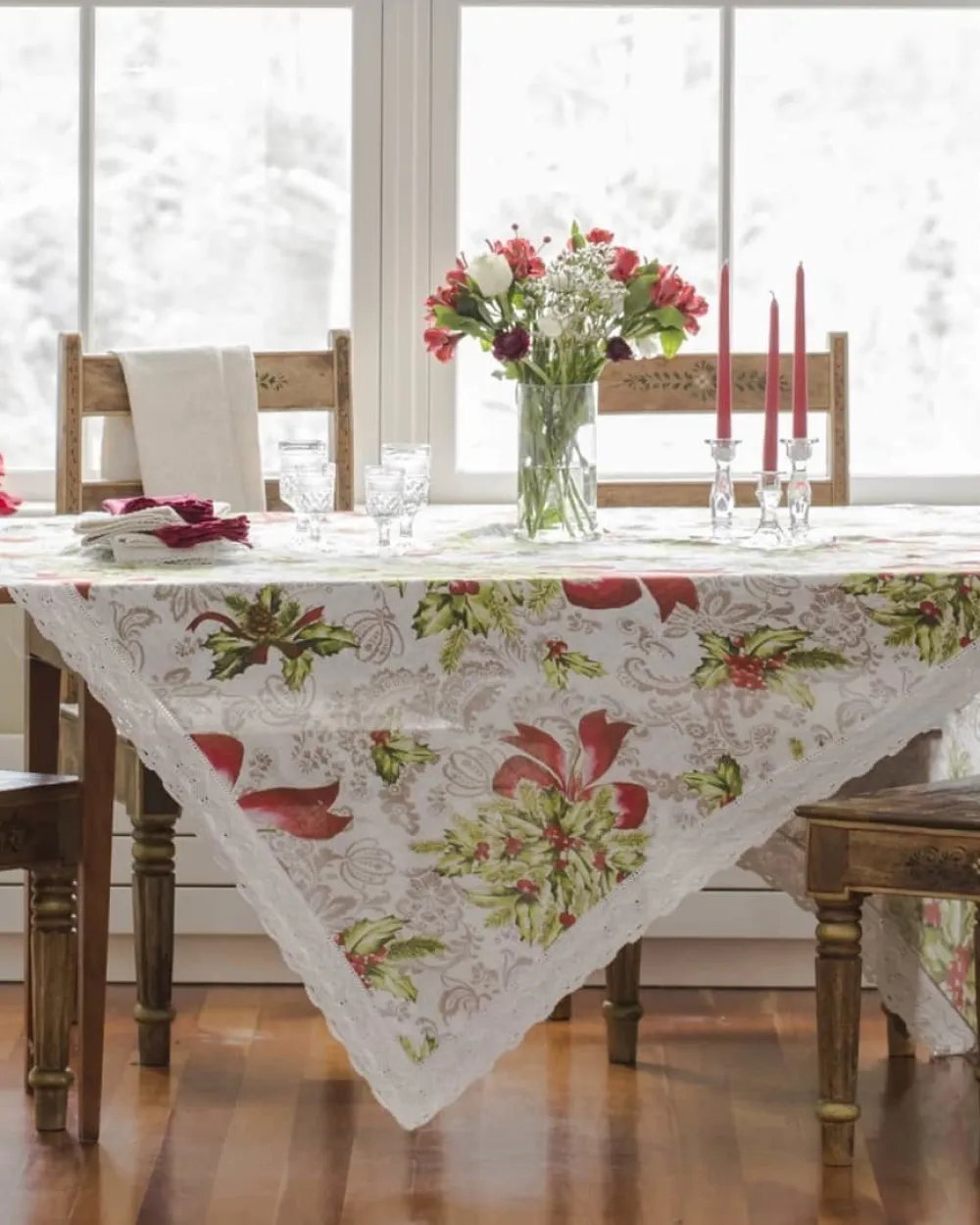 April Cornell Deck the Holly Tablecloth (60" x 90")- Tablecloths