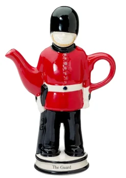 Carters of Suffolk The Guardsman Teapot- Teapots