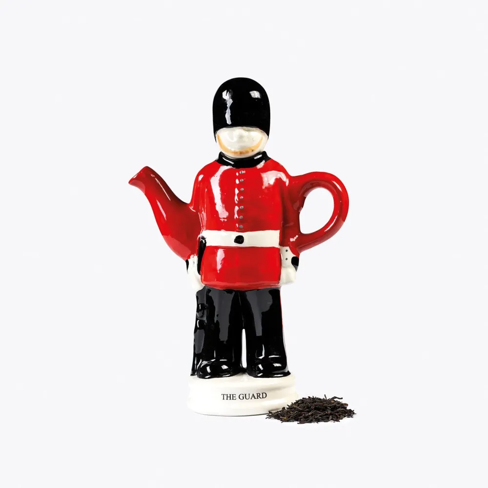 Carters of Suffolk The Guardsman Teapot- Teapots