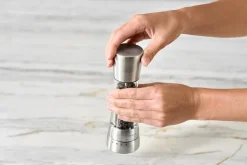 Cole & Mason Derwent Pepper Mill- Kitchen Tools