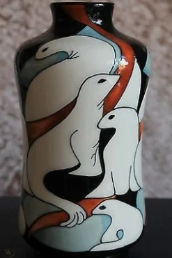 Moorcroft Pottery Moorcroft Seal Vase 98/8- Vases|Moorcroft Pottery